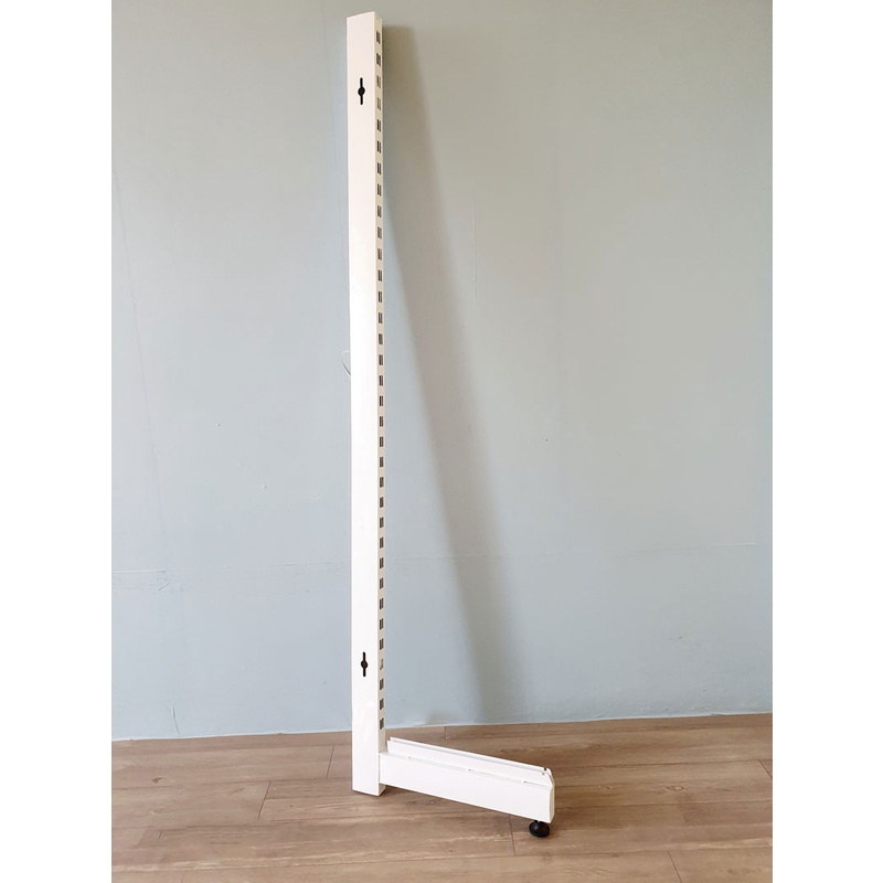 Chân Trụ Kệ Siêu Thị 