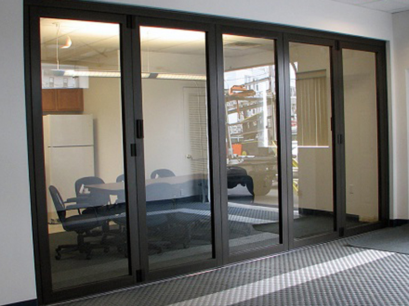 SO SÁNH CÁC LOẠI CỬA NHÔM 