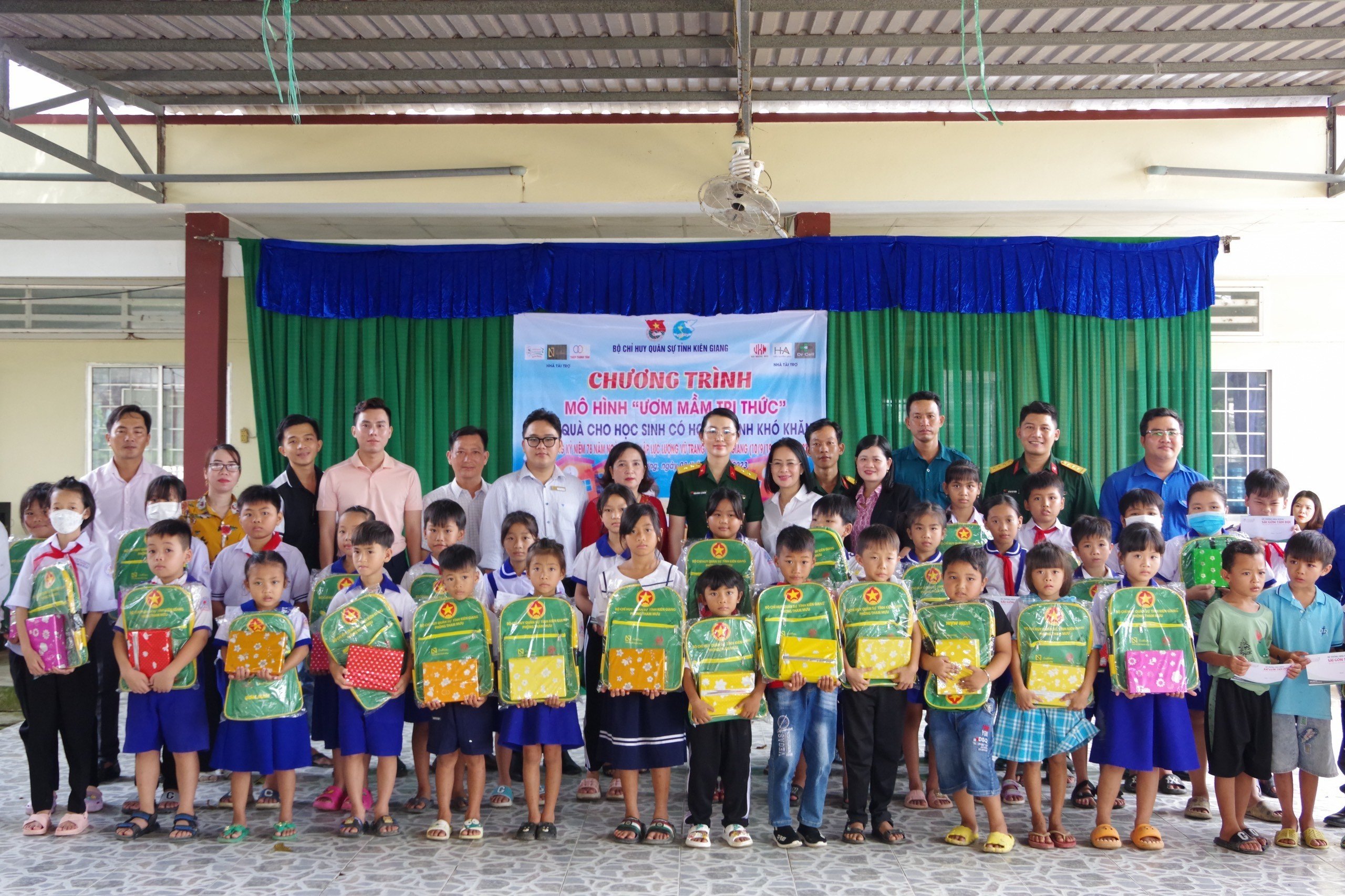 Ươm Mầm Tri Thức