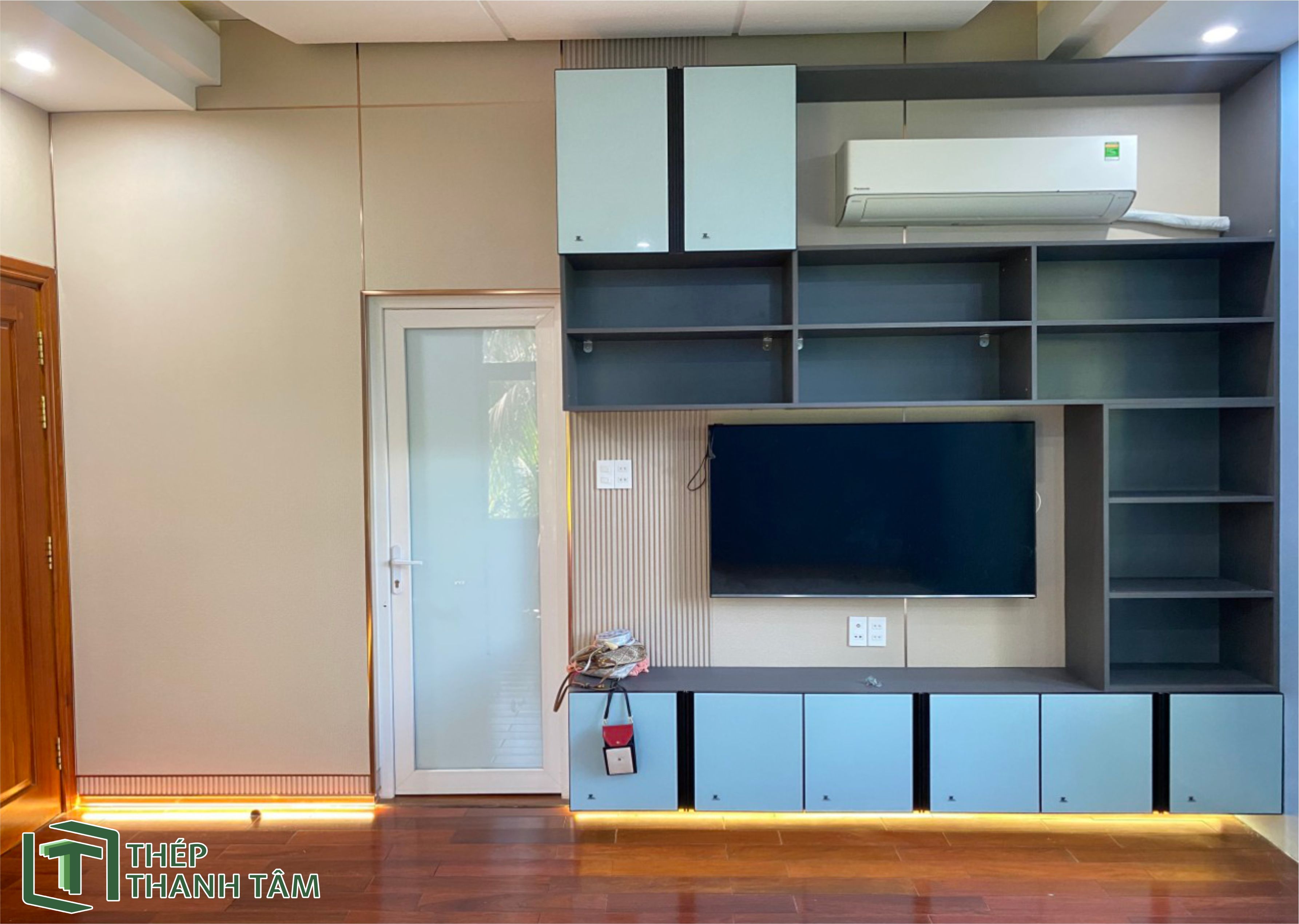 Tủ Tivi Nhôm Tấm